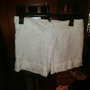 Cute lacy flower detail shorts